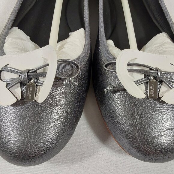 NIB Coach Flatiron Leather Ballet Flat in Metallic Gunmetal w Bow & Charm - 8 - Picture 10 of 13